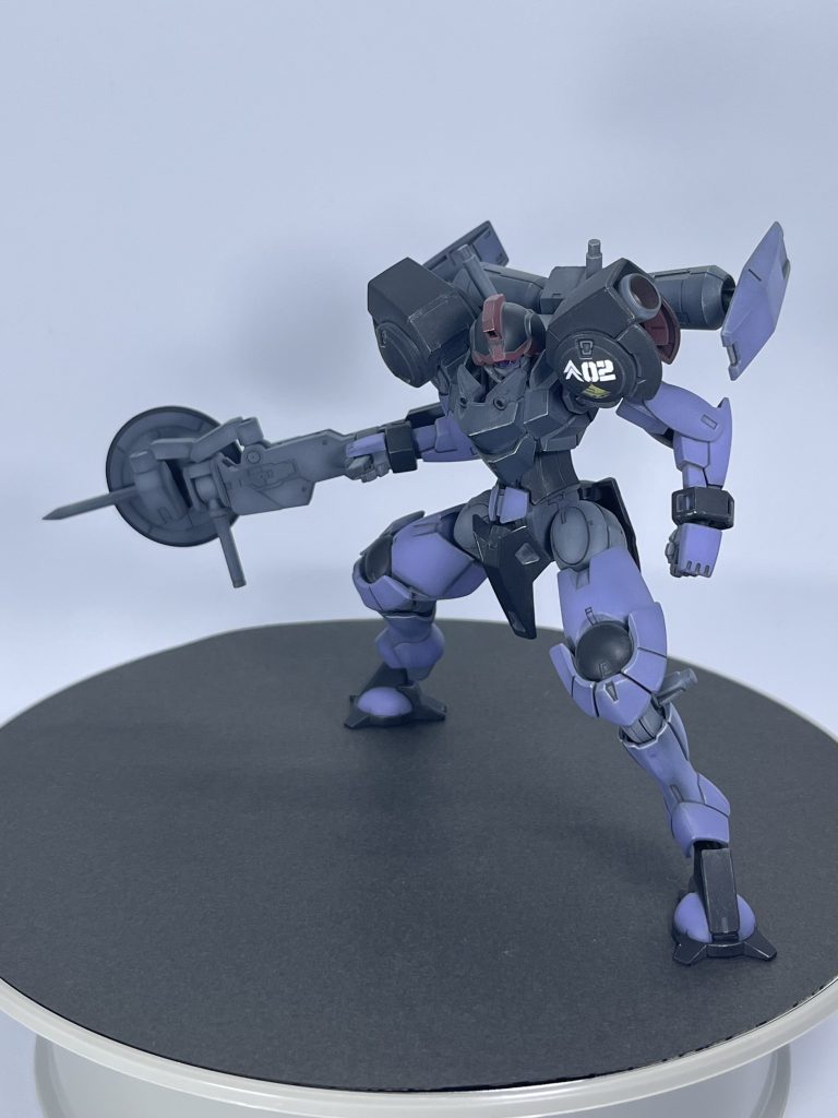 締めのパイルバンカー。バレルをパージすることでパイルバンカーを前方に展開できます。