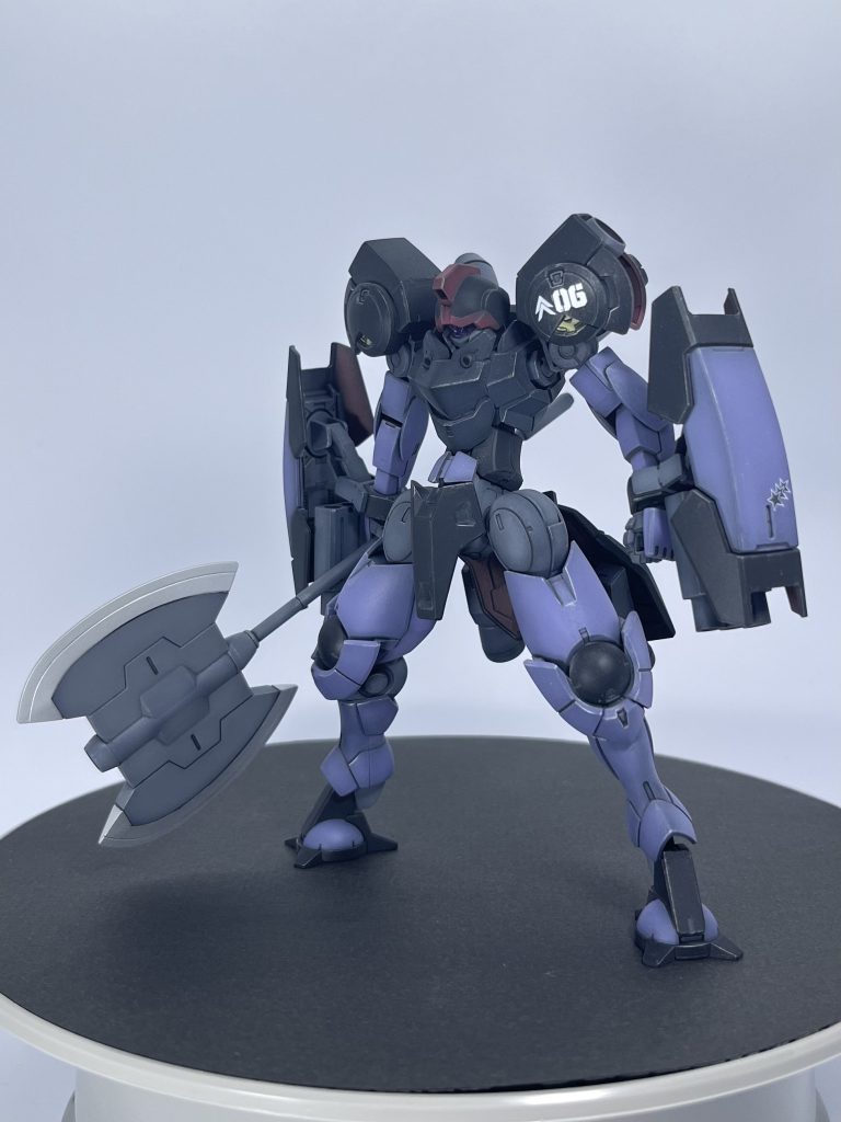 格闘型 三星ハインドリーです。ハインドリー シュトルムをベースに、大型ヒートアックス、シールドガトリングガン×2、腰に追加スラスターを装備。