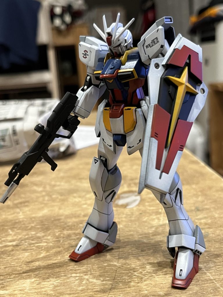 フォースインパルスガンダムの見た目が好きなのですが、フォースシルエットを次回作のフリーダムへのミキシング材料にしたいため、本体をどうにか飾り映えさせるためにオリジナルカラーにしてみました。