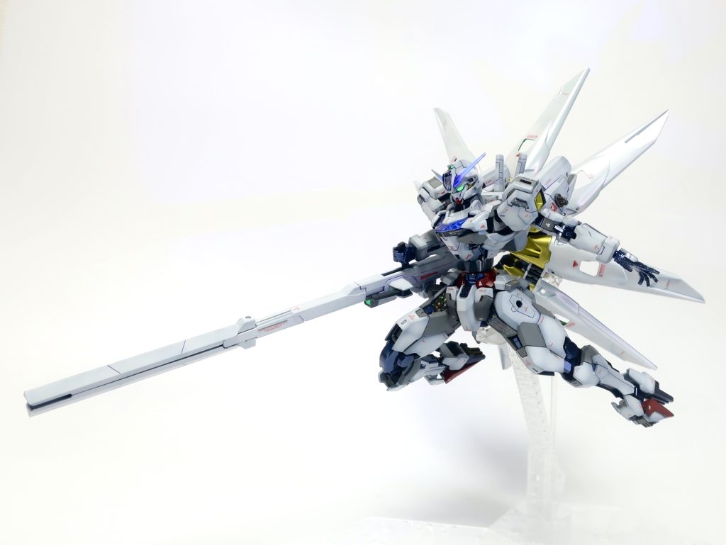 最終決戦で主人公が乗るというかなり珍しいパターンのガンダムでしたね！モデラーさん達により色々なアプローチでキャリバーンが製作されているので、一風変わったものを届けられたらなと思い作りました。そしてこのキャリバーンまだ進化を残しております。しばしお待ちを！