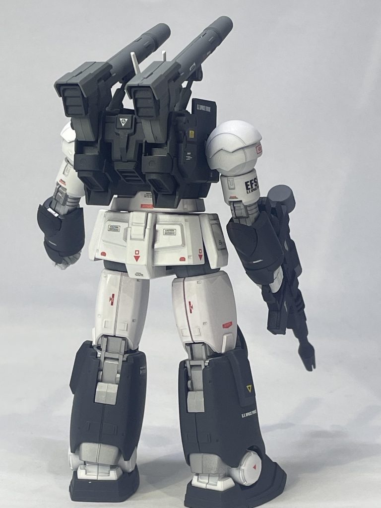 ガイアのExホワイト、ネービーブルーとジャーマングレーを使用。つや消しトップコートにいつもムラがでて失敗する自分ですが今回はうまくいったみたいです。