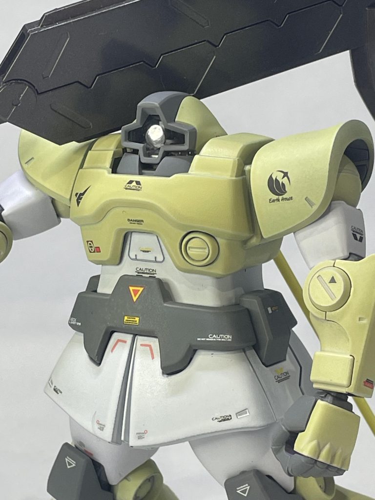 このカラーがあれば何でもデミトレーナーっぽく見えてしまう不思議な専用カラーですね。