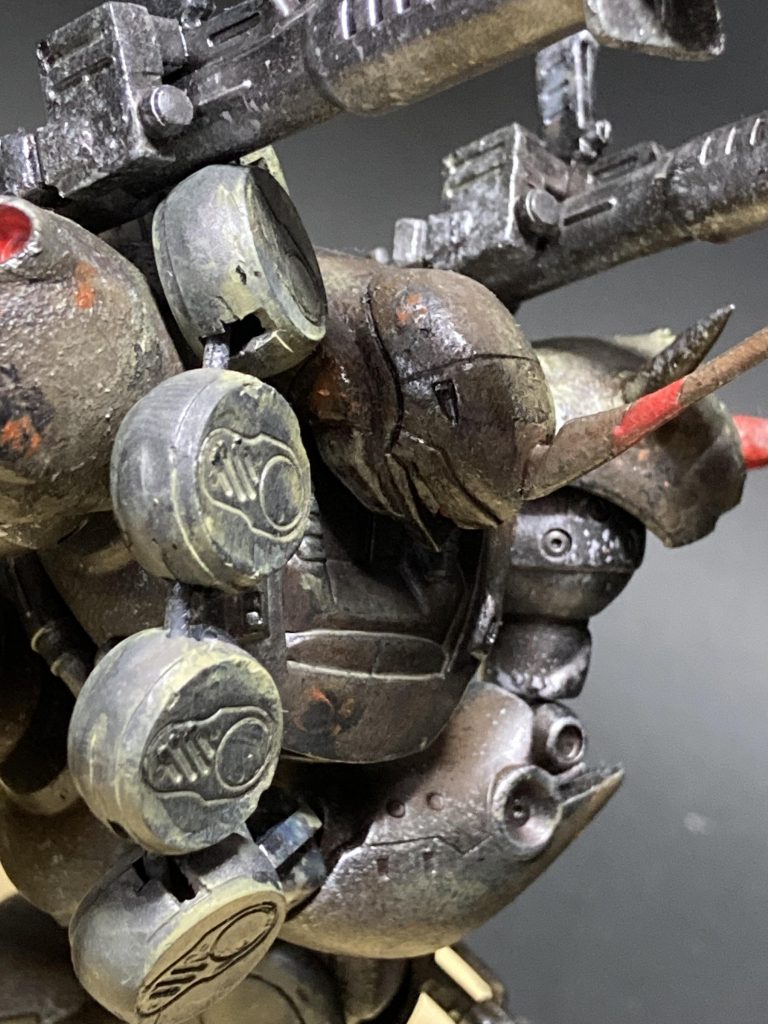 チェーンマインは旧キットは片側しかない使用なので、おゆまるとセメダインの木部用エポパテで複製しています。