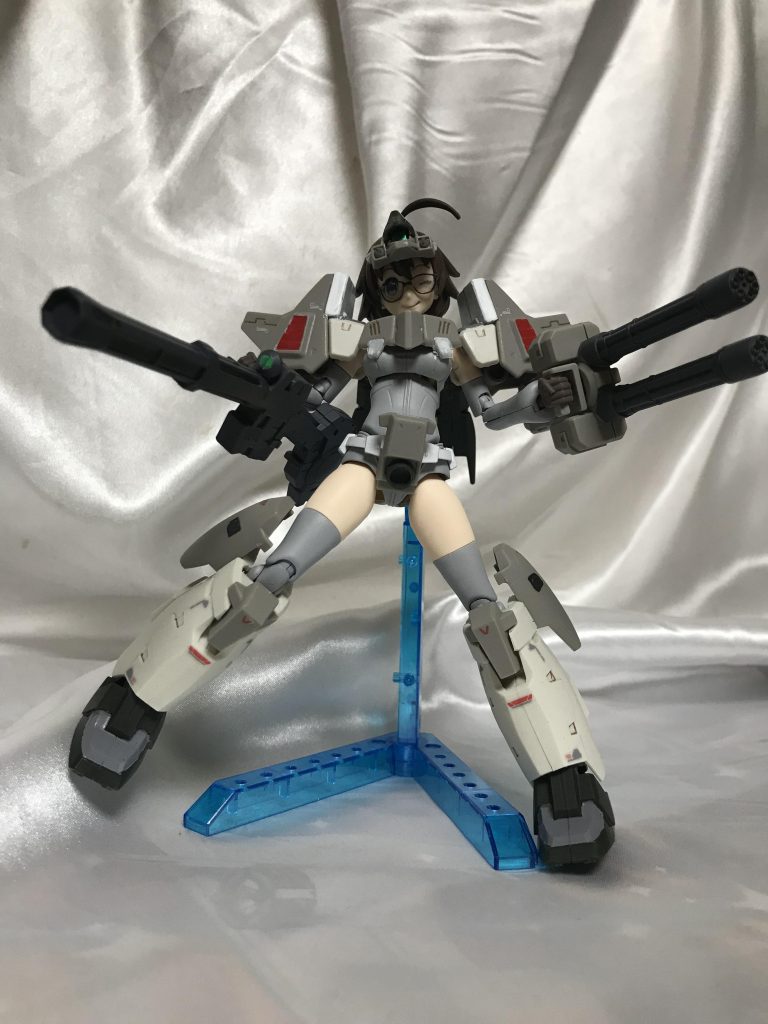 Wの機体でもOZの機体は下半身が本当にかっこいいんです。中でも一番好きなサーペントが組めたのはうれしかったです(///▽///)