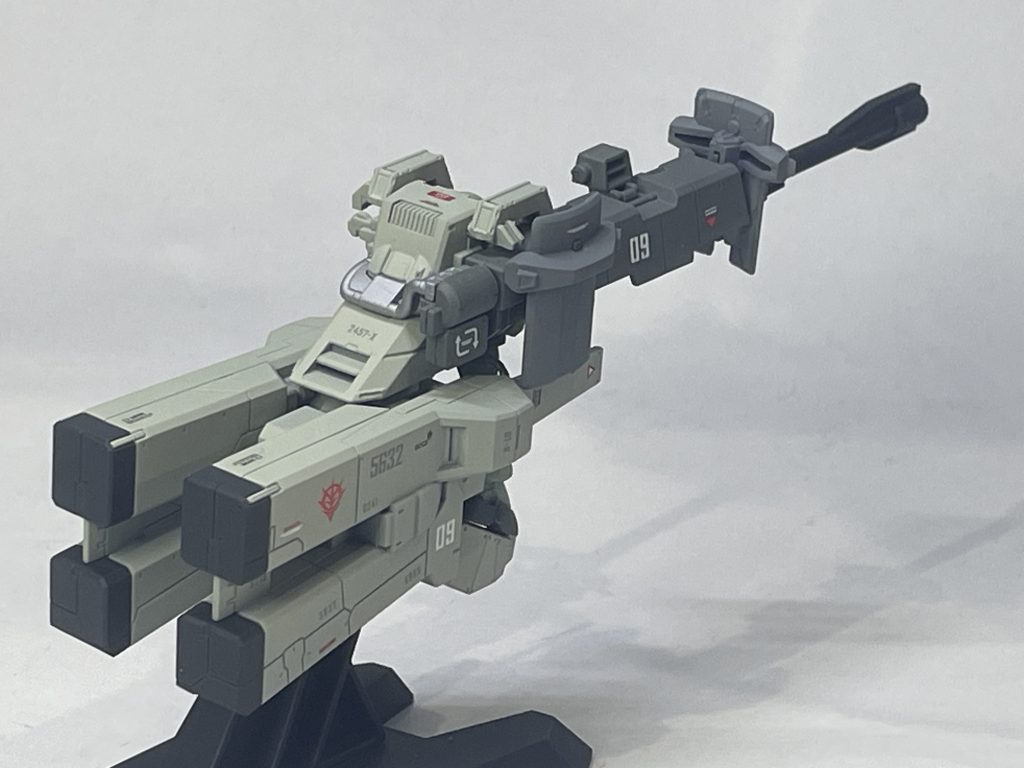 キットは19年前に発売しました電撃ホビーマガジンの付録キット。パープル単色ランナーだったのでジオンカラーに全塗装してみました。