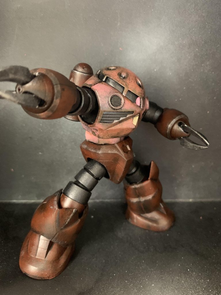 今回は下地に黒いジェッソを塗り、その上にアクリルガッシュをスポンジでぽんぽんして塗りました。