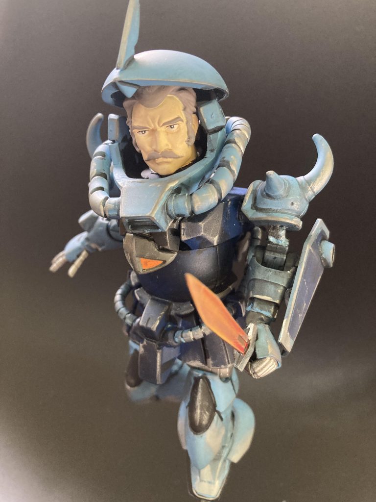 「見事だな！しかし自分の力で勝ったのではないぞ！そのモビルスーツの性能のおかげだということを忘れるな！」