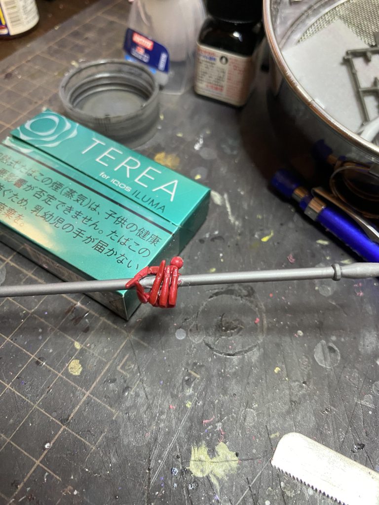 平手パーツを分解して握り手に。付属の汎用品は小さく感じたので。