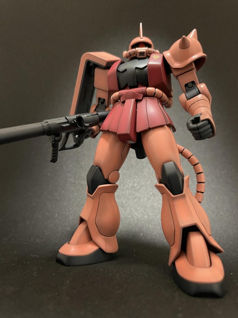 煽って撮ってみる。バズーカの合わせ目消えてなさすぎ…