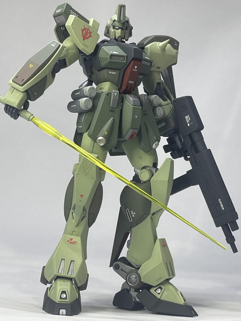 装備は少ないしF90の追加装備もできないから若干割高感はありますが、90%新規造型なので開発費的に仕方ないかも。でも完成後の満足度は高い良キットでした。