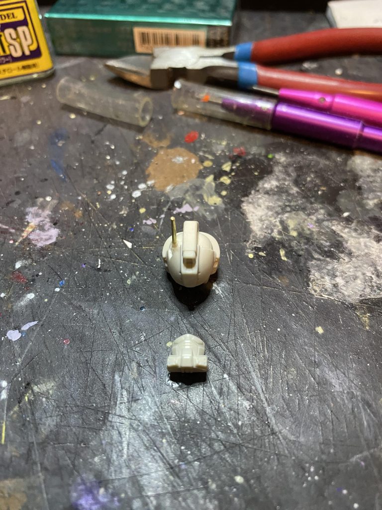 後ハメがてらアンテナを真鍮線に