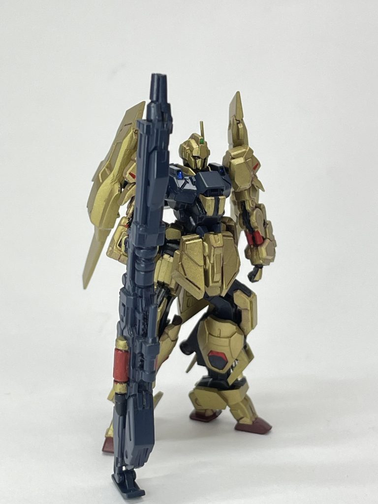 テスト機でありながらも百式のカラーリングを施し、経費圧迫から工程見直しを強いられていた。