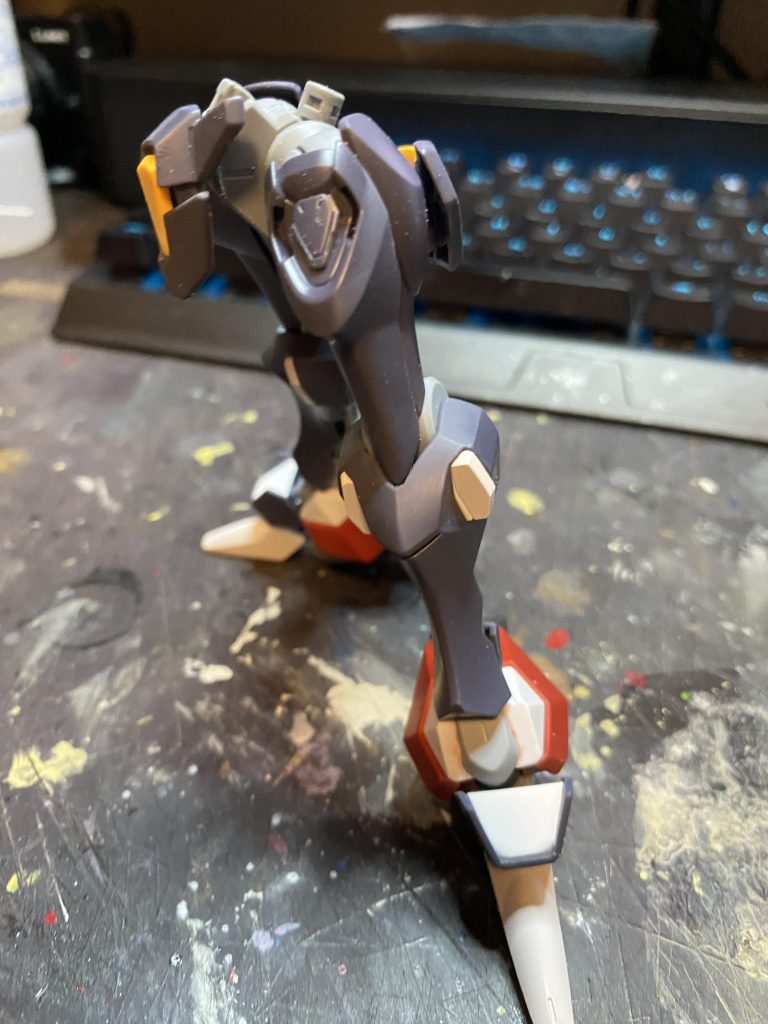 だいぶ腰の角度を付けました。つま先はミキシング。