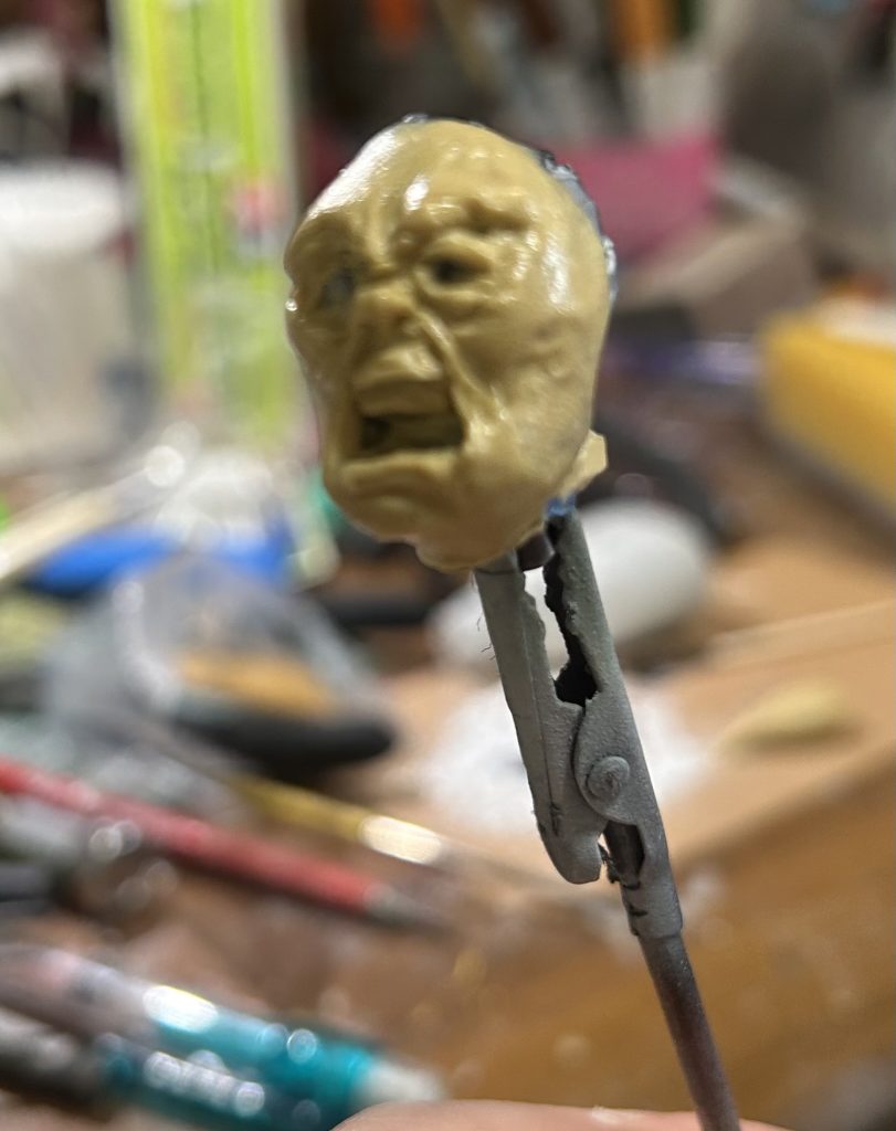 顔はあとからUVレジンで覆うからまあなんとなく…にしてもひどい😖