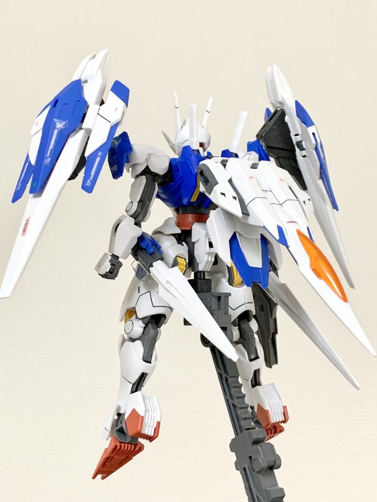 オーライザーは背中の穴に無改造で取り付けられました。