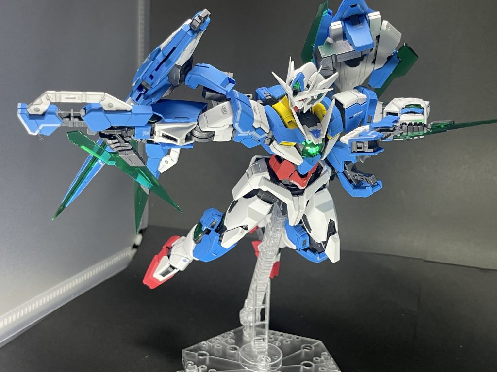 胸のGNドライヴも光るようにしました。