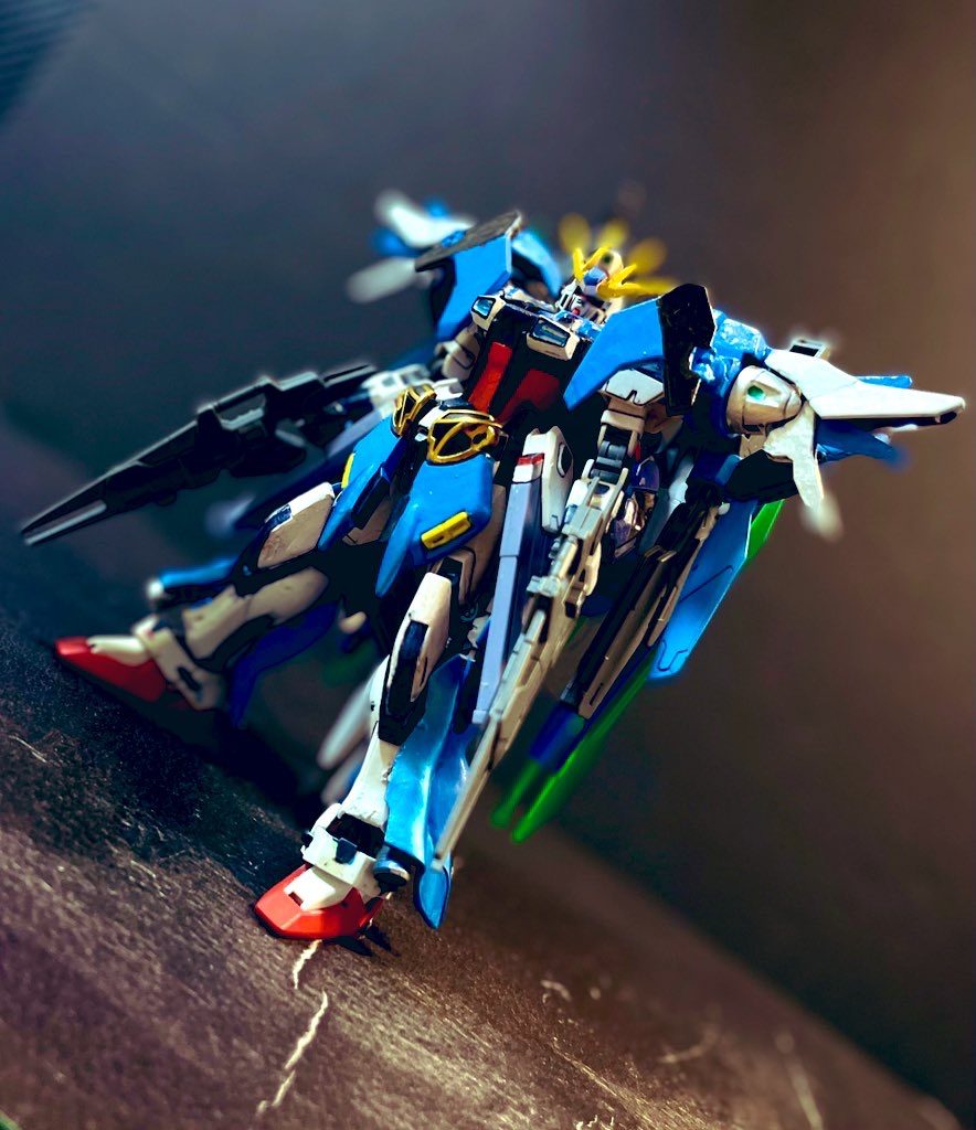 はい。ミカンです。久々の投稿ですが...今回はビルドストライクです(こいつ何回同じネタ擦るねん)今回から試験的に表紙の画像に編集をかけてみました。とりあえず何回か継続してみます。次回はグエル君機体か、νの模倣かなぁ...ではまたー