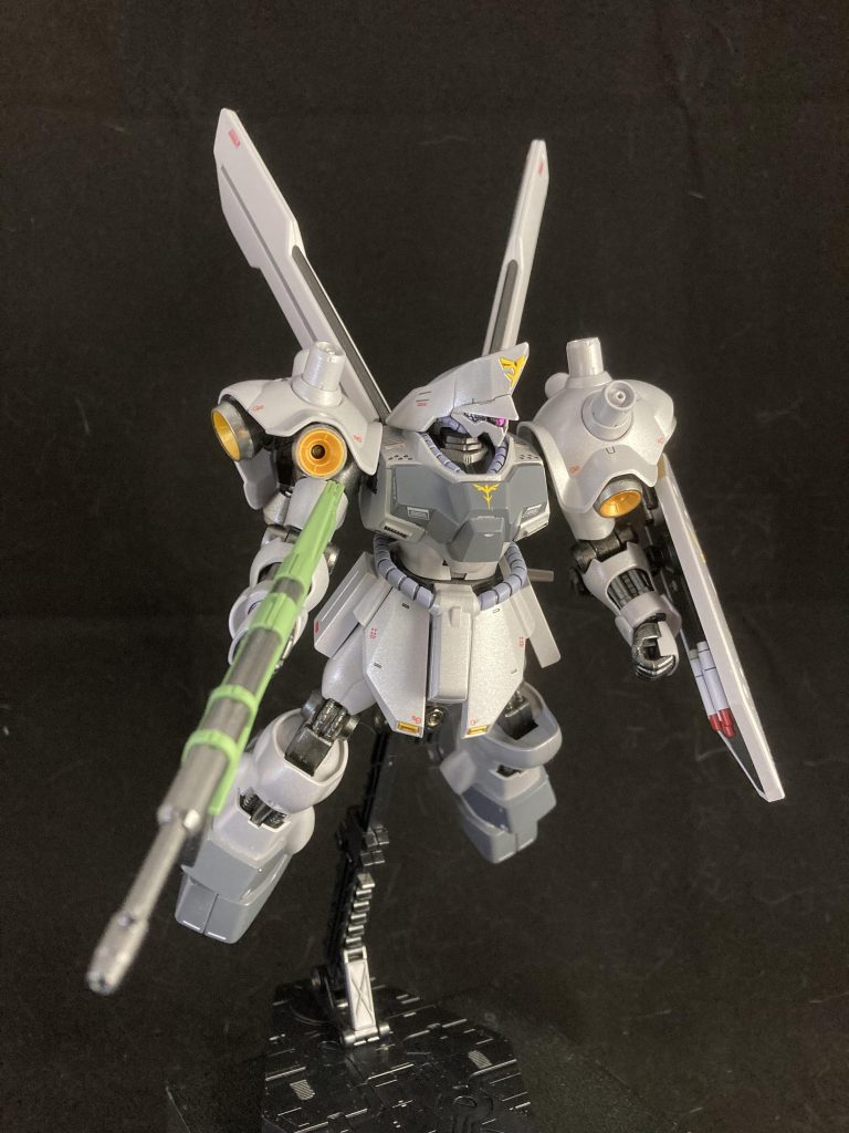 ギラドーガの頭部、胴、肩、バックパック、武器の余剰パーツ付けてバカ高く売りつけ。最近のバンダイ好きじゃない。(個人の感想)