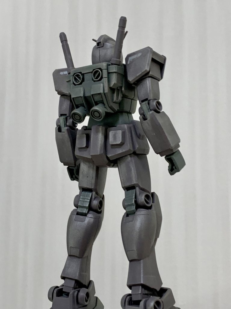 バックショットです。可動域はほぼ死んでますが、飾るだけなら問題ありません。