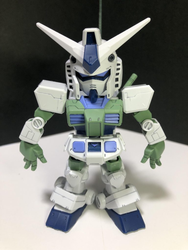 寒色系の色が結構マッチして中々お気に入りです。平手の形が気取った感じでスマート雰囲気の悪役という感じ。