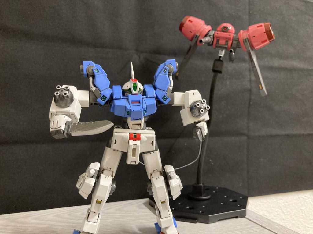 チュチュ:スレッタ！まずは操縦の仕方から…スレッタ:は、はい！がんばります！チュチュ:舐められないように肩上げてイカつく歩けよスレッタ:こ、こうですか！？