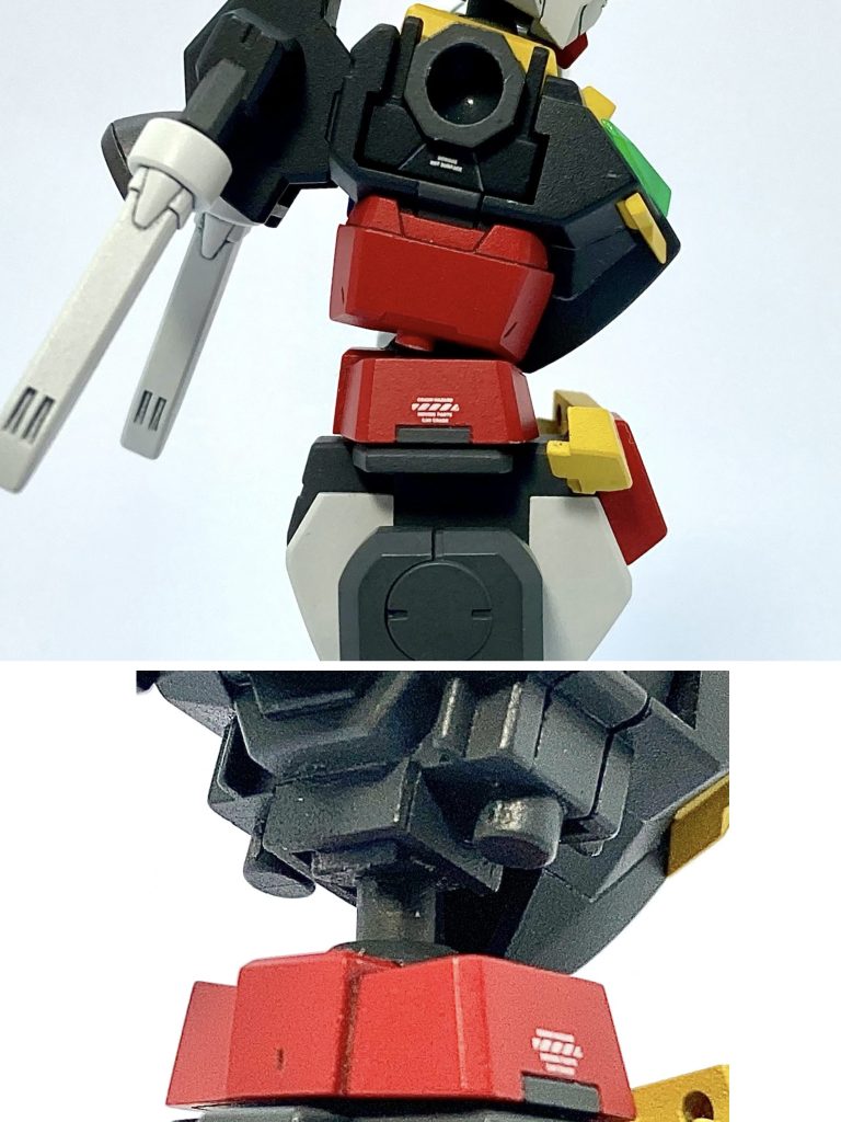 上体に自作の可動軸を追加して、腰を曲げられるようにしました。ポージングの幅が一気に広がります。胴体が少々長いと感じたので、下っ腹の底面を1ミリ程カットして短縮してます。