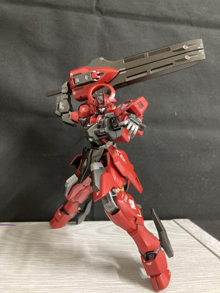 フロント大剣ではないけど見た目が大剣なので黒鉄色塗装。鈍器で殴る感じだと段々鉄血系にも見えてくる