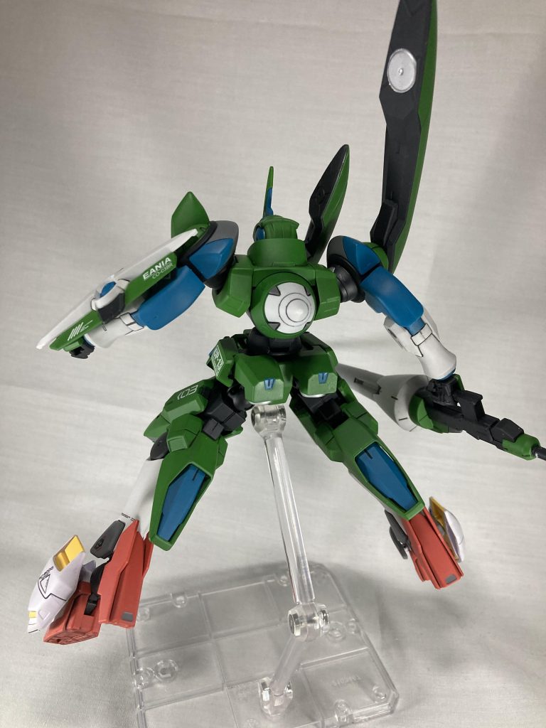 一応背面、でも後ろにデカール貼ってないから地味だね…