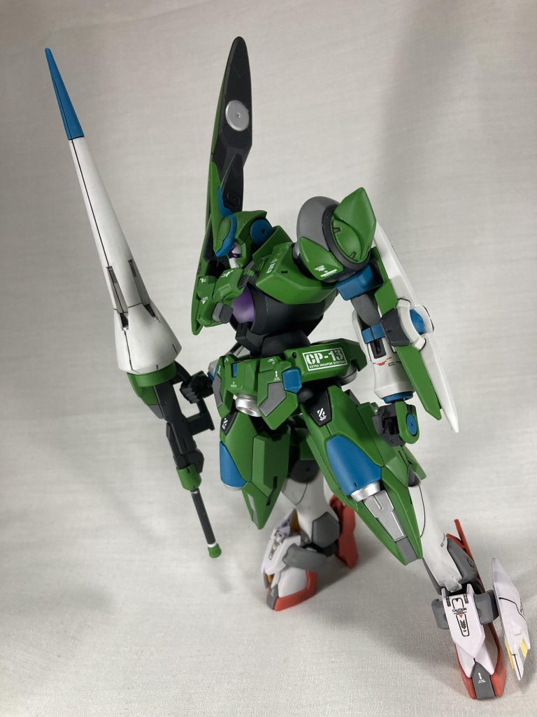 個人的にこういうランス系の武器を持って騎士甲冑のように立ってる姿が好き