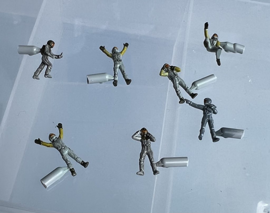 1/144は小さくて、フィギュア塗るの大変！