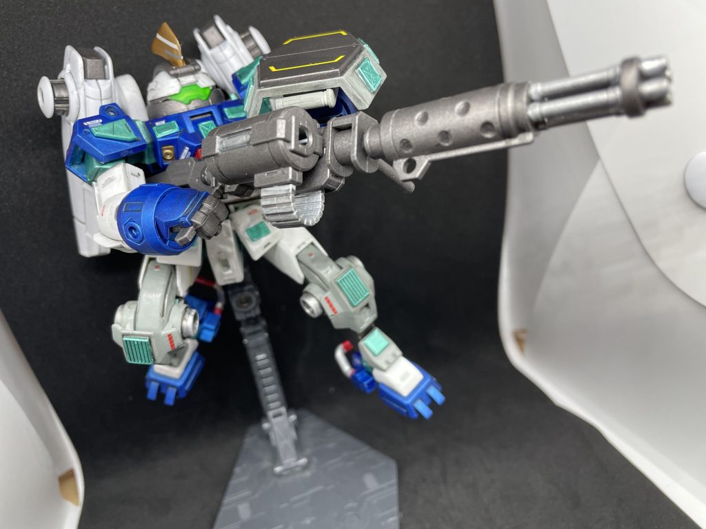 ガトリング砲も装備させることができます