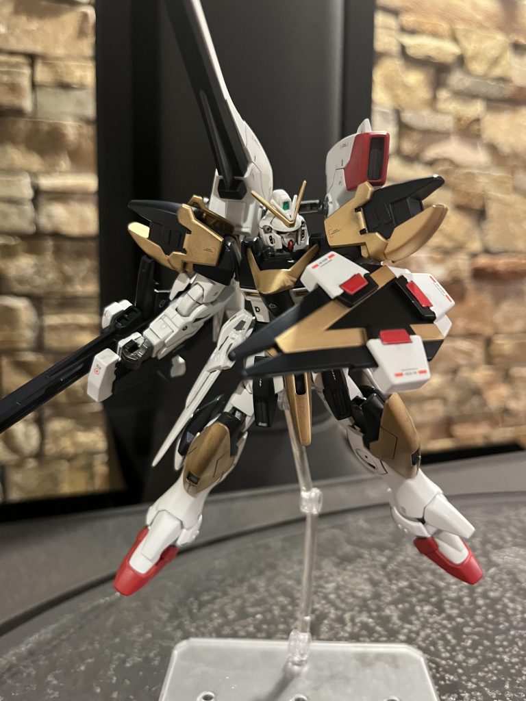 シールドの構えでのポージング