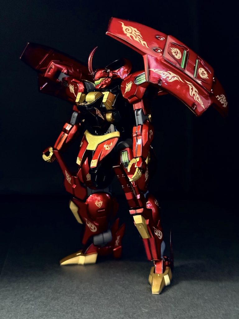 塗装に使用した色は、キャンディ塗装のほか、スターブライトゴールド、Ex- ブラック、メカサフ・スーパーヘヴィなどです。