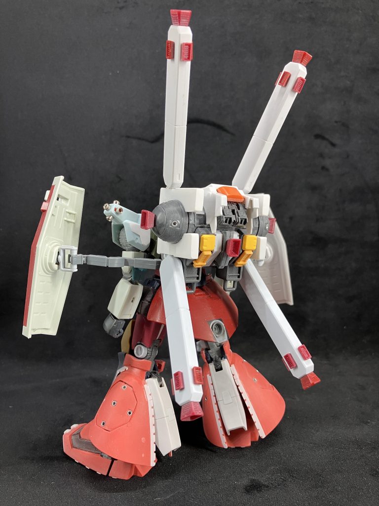 バックパックはサンボルザクのものを芯にしてます。