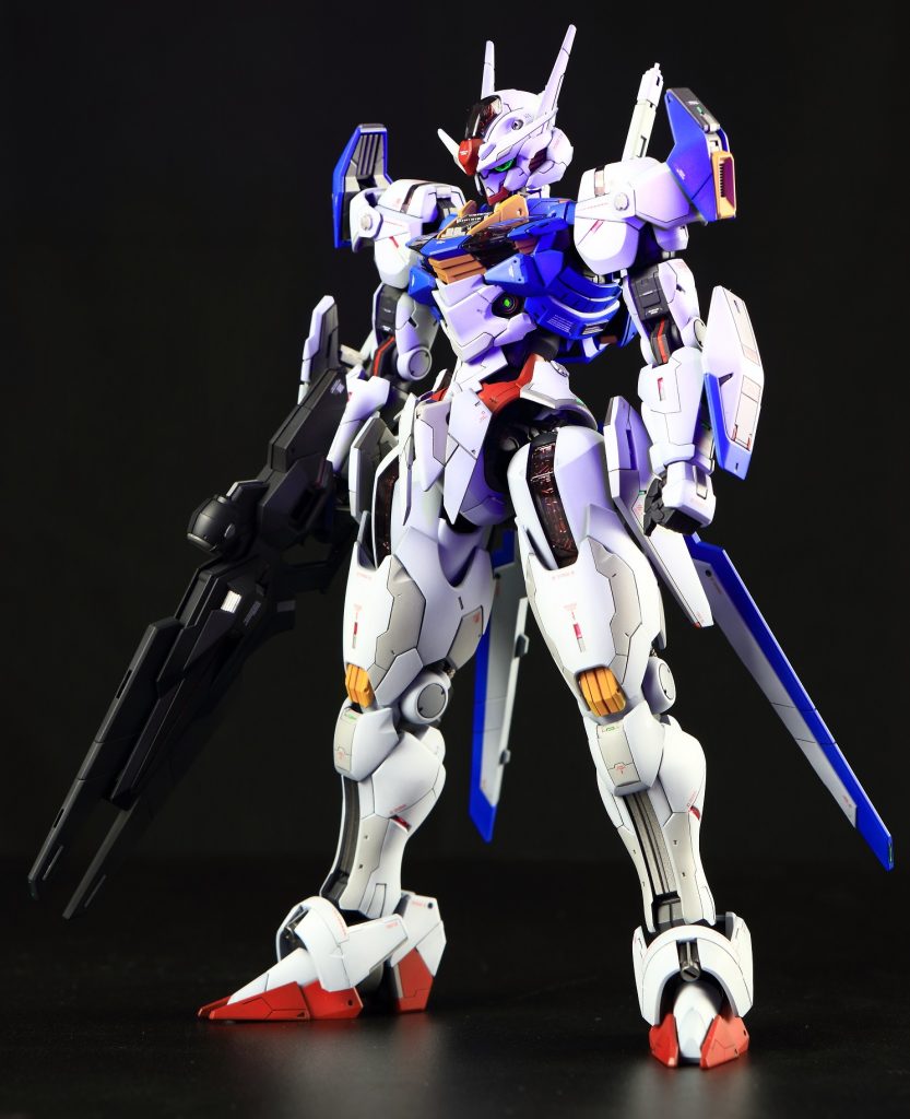 カメラアイはブラックライトで発光します。