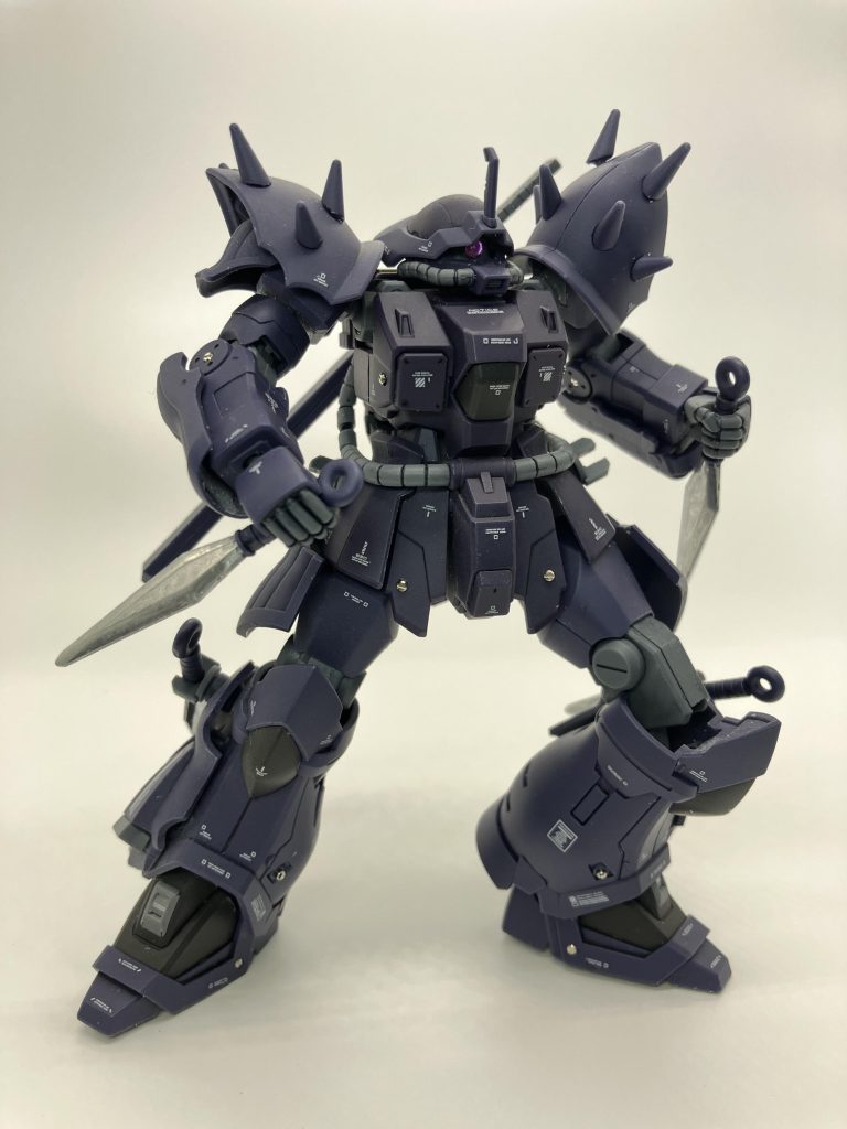 隠密なのにクナイが光ってますがあまり気にしません😌モノアイは付属のシールにレジン液、定番ですね。