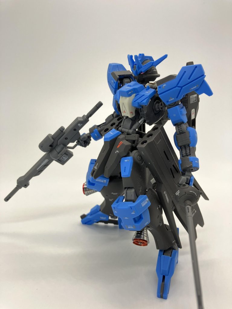 手首に角度がついているのがイイですね👍