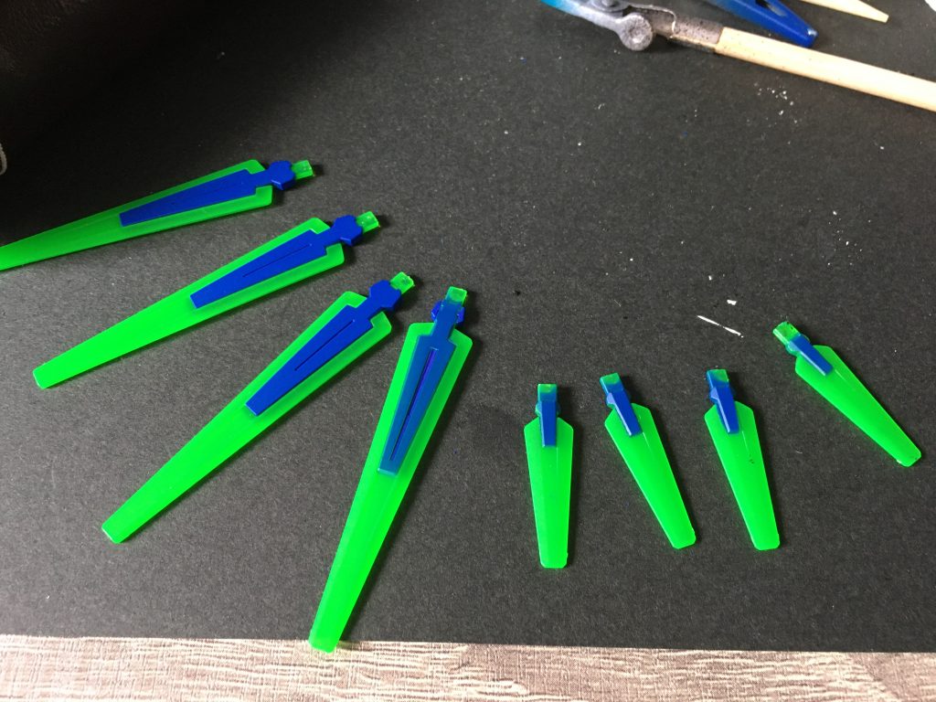 Cファンネル蛍光グリーンで塗装しています。数はAGE-FXより少なめです。