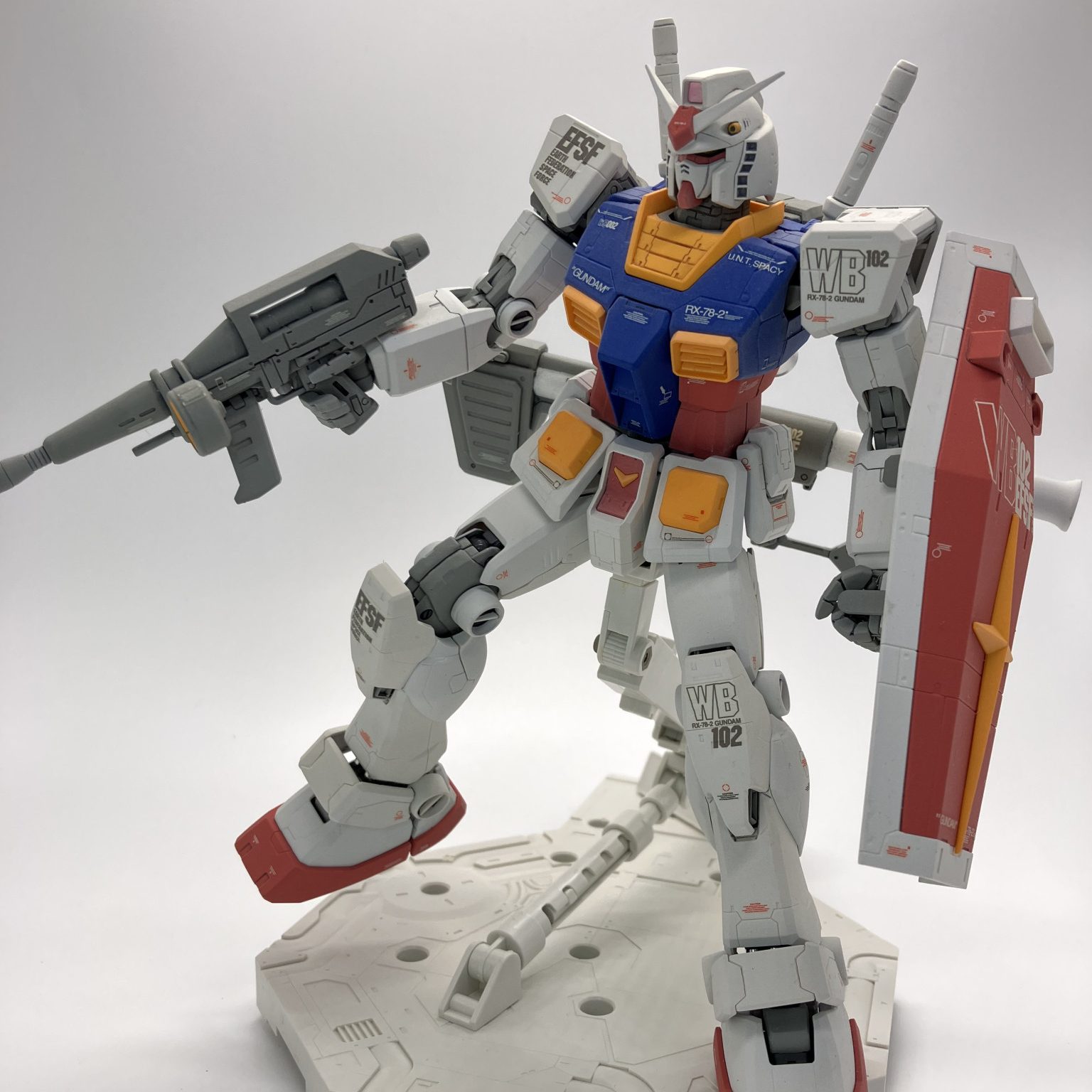 MG RX-78-2ガンダム Ver.ONE YEAR WAR 0079 全塗装｜ASURさんの 