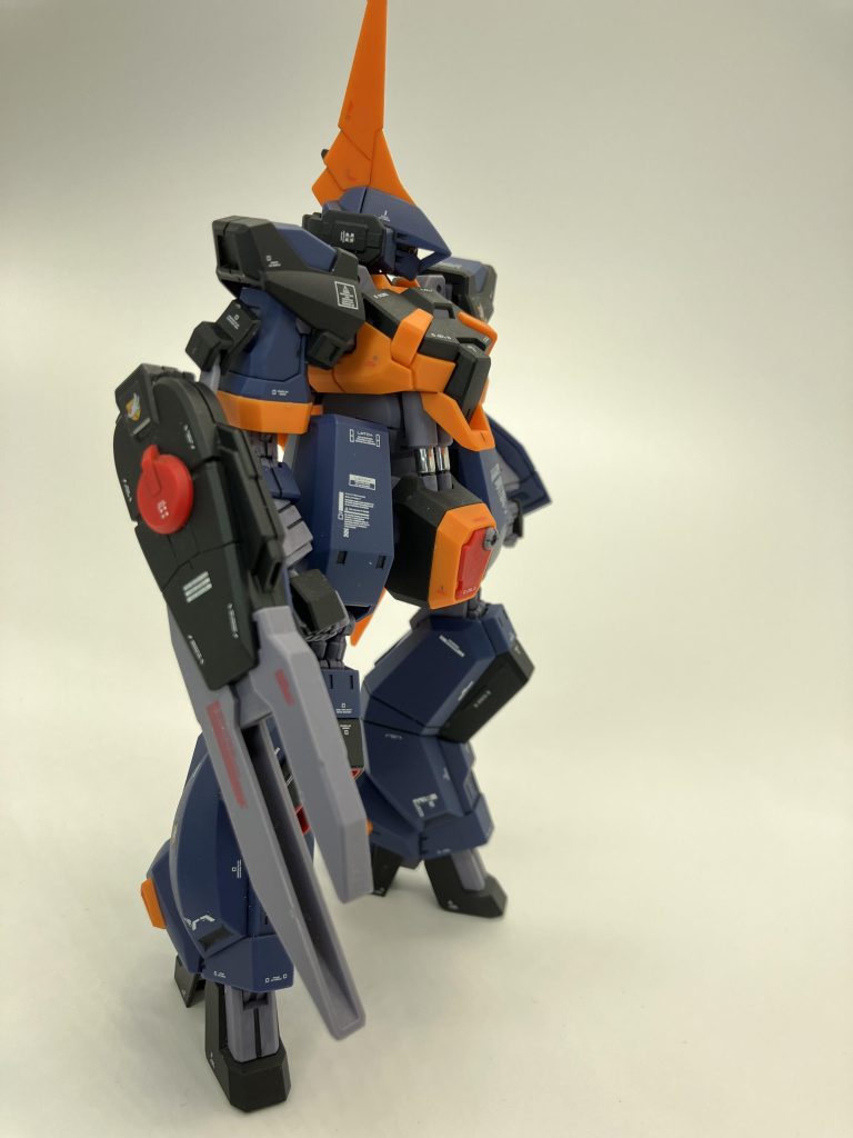 デカールは内容はテキトーに雰囲気重視でベタベタ貼っちゃいますね🥳