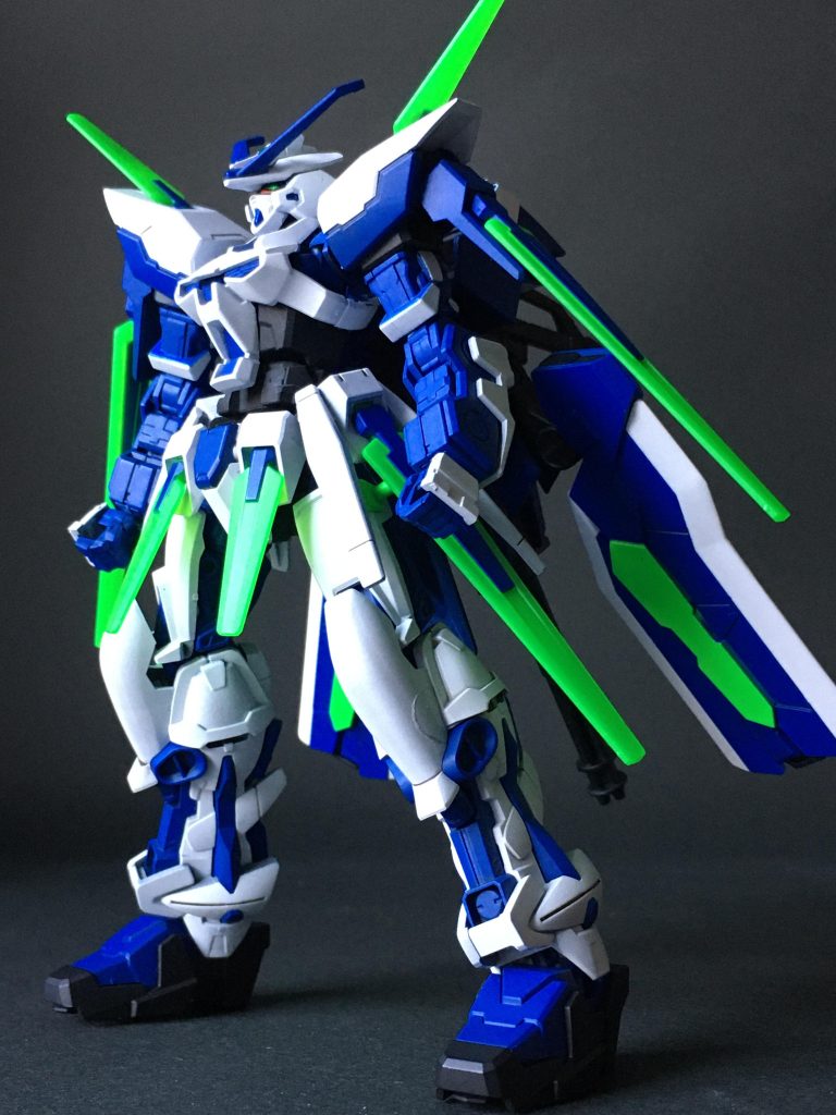 セカンドLの肩があまり好みじゃなかったのでAGE-FXの肩に換えたらよりまとまったデザインになりました