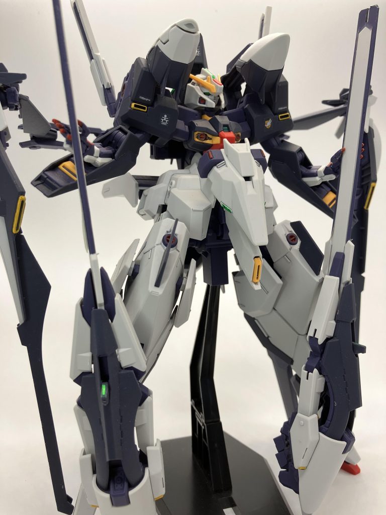 ほぼ固定モデルですね、このポーズで飾ってる人が大半でしょうか？