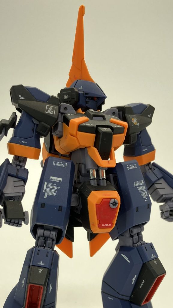 シリンダーっぽいパーツはガンダムマーカーのメッキシルバーです。乾燥するまで1週間くらいかかるんですね😑けどお手軽で重宝します。最近は開封したら洗浄後ランナーのまま、1番に塗るようにしてます