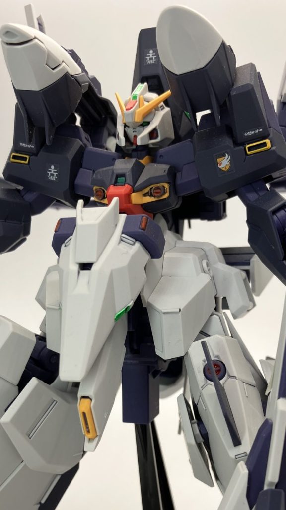 イラストで立膝ついてるティターンズカラーのは痺れましたね🥳