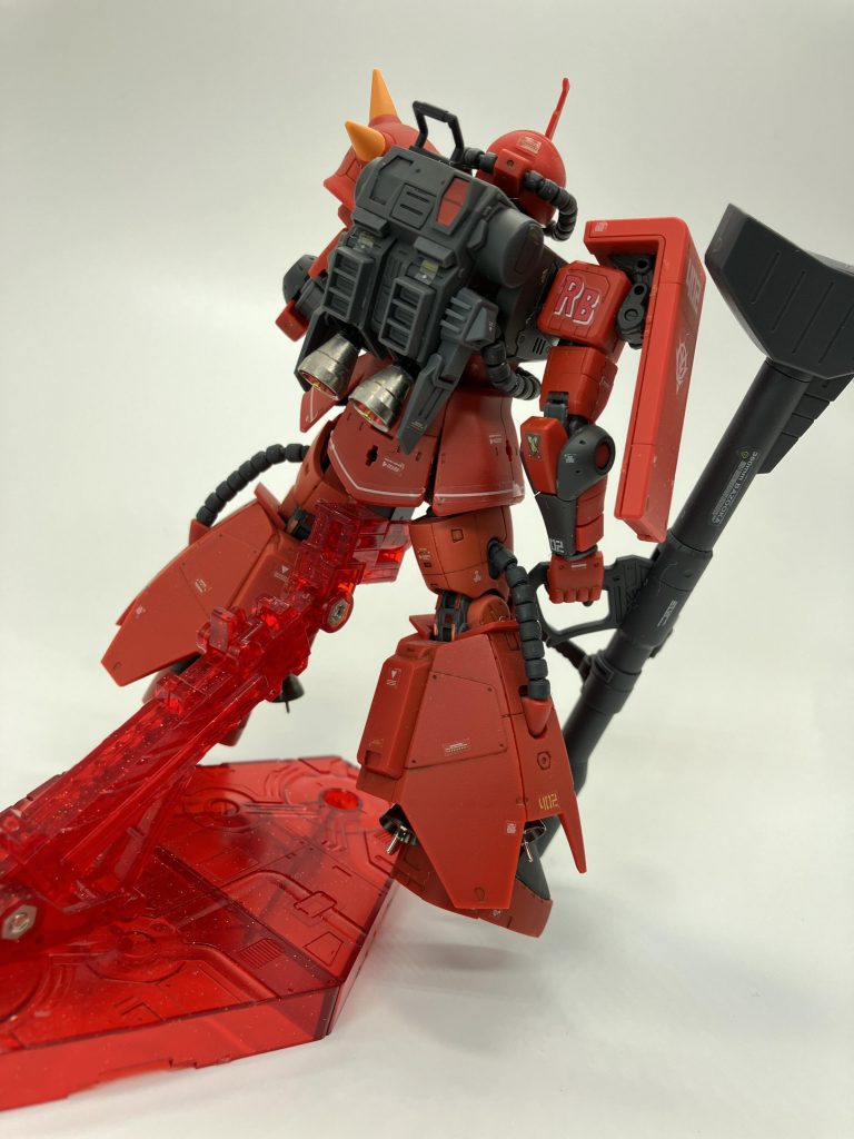 足元のスラスターはブラックメタルのパーツに置き換え。どうでもいいですがバーニアとスラスターって一緒ですか?🧐