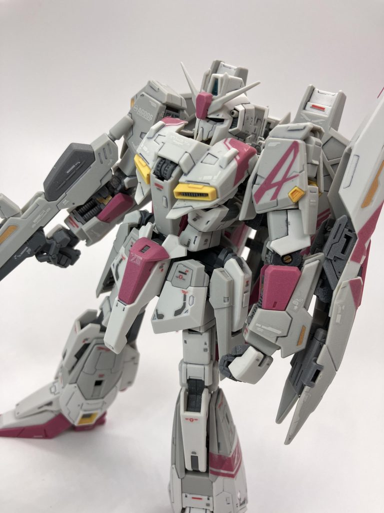 なんか首がめり込んでますよね、作り方間違えてんのかなぁ〜って思いますけど、公式写真はいつも隙間にアゴ入れてるんですよね、グレート巽みたいに😅