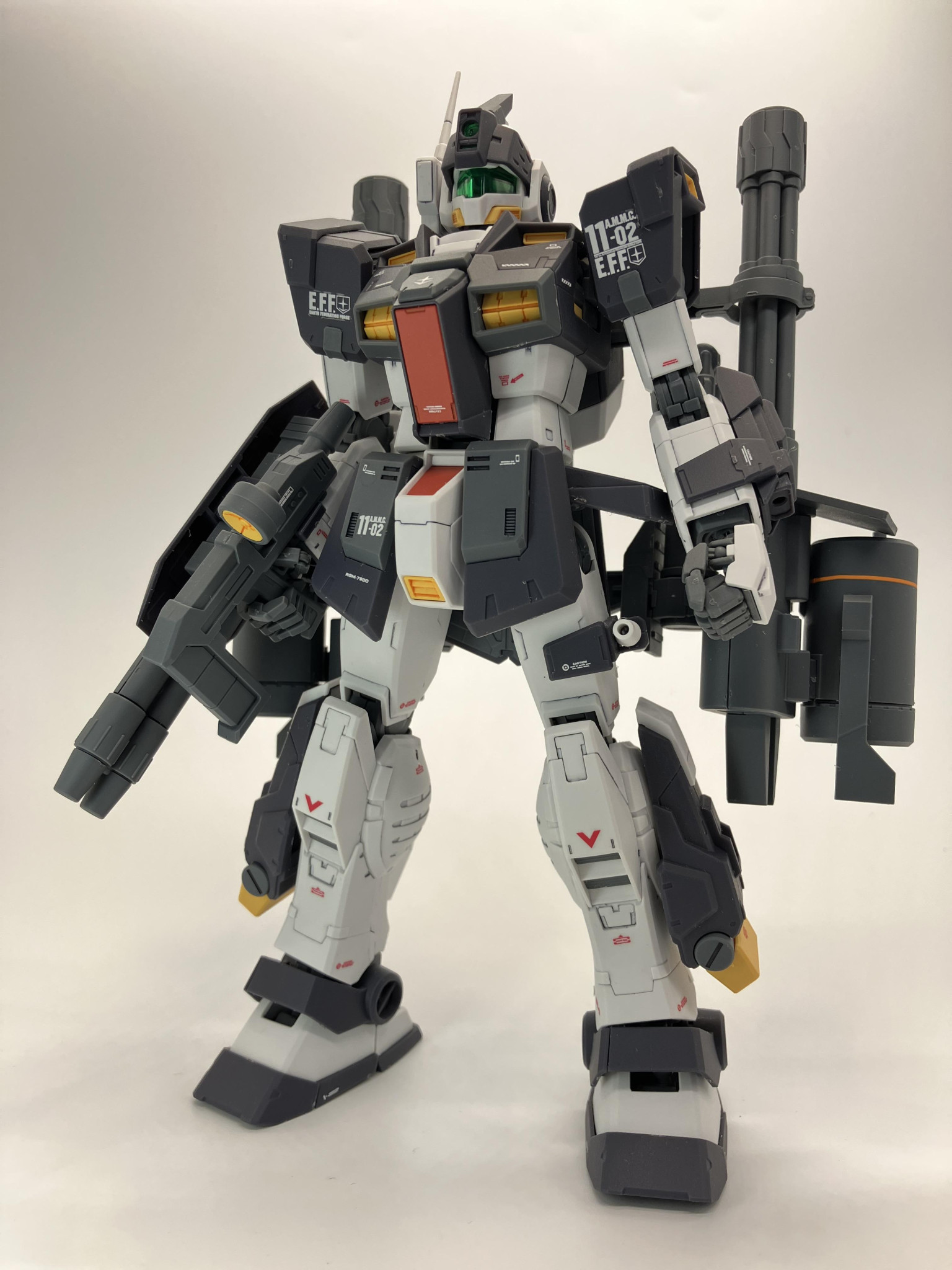 新版 MG ジム・ドミナンス(フィリップ・ヒューズ機) プラモデル