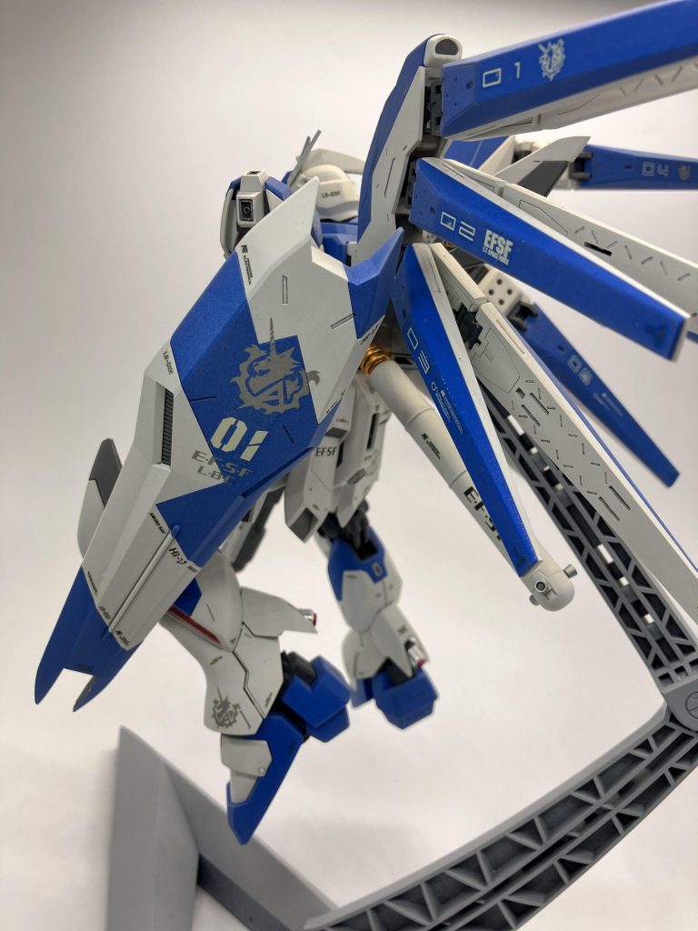MG RX-93-ν2 Hi-νガンダム 全塗装–4枚目/制作者：ASUR