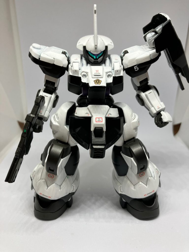 道路の真ん中に立ってたら威圧感ハンパない。