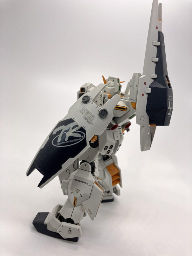 当時の電撃ホビーのタイアップで水転写式デカールが付いていたのでいくつか使ってます。こういうのはなんか気軽に使うの躊躇いがち、ラストダンジョンでもエリクサー残ってますよ😅